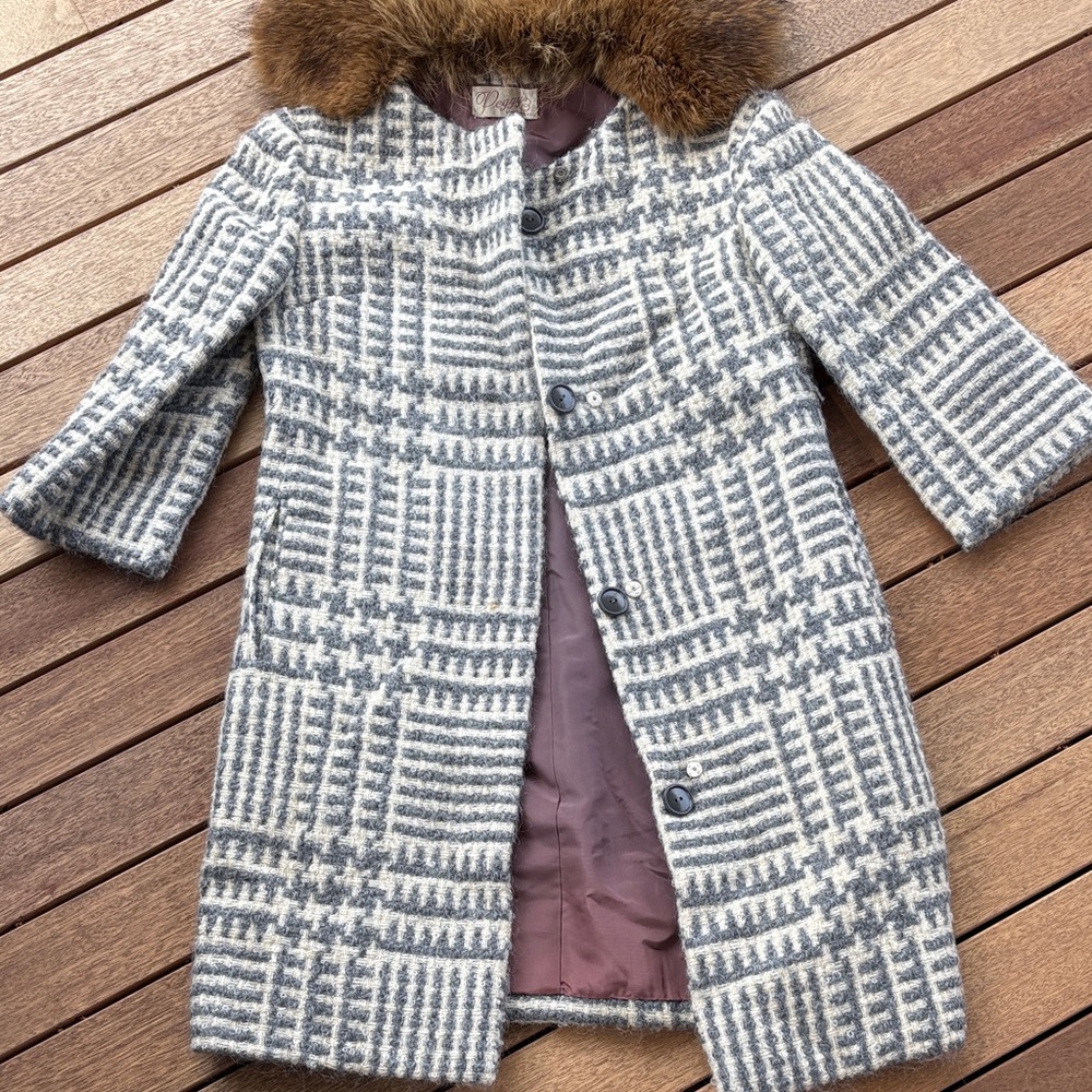 Elegant Gray Plaid Women's Cape with Faux Fur Collar